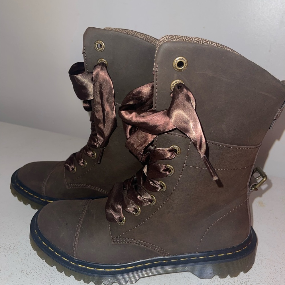 Woman Dr marten suede